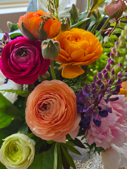 Spring Ranunculus Bouquet – 4-Week Subscription